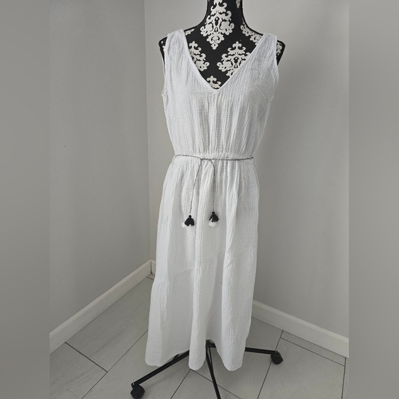 Elegant White Sleeveless Dress Size L - Picture 6 of 14